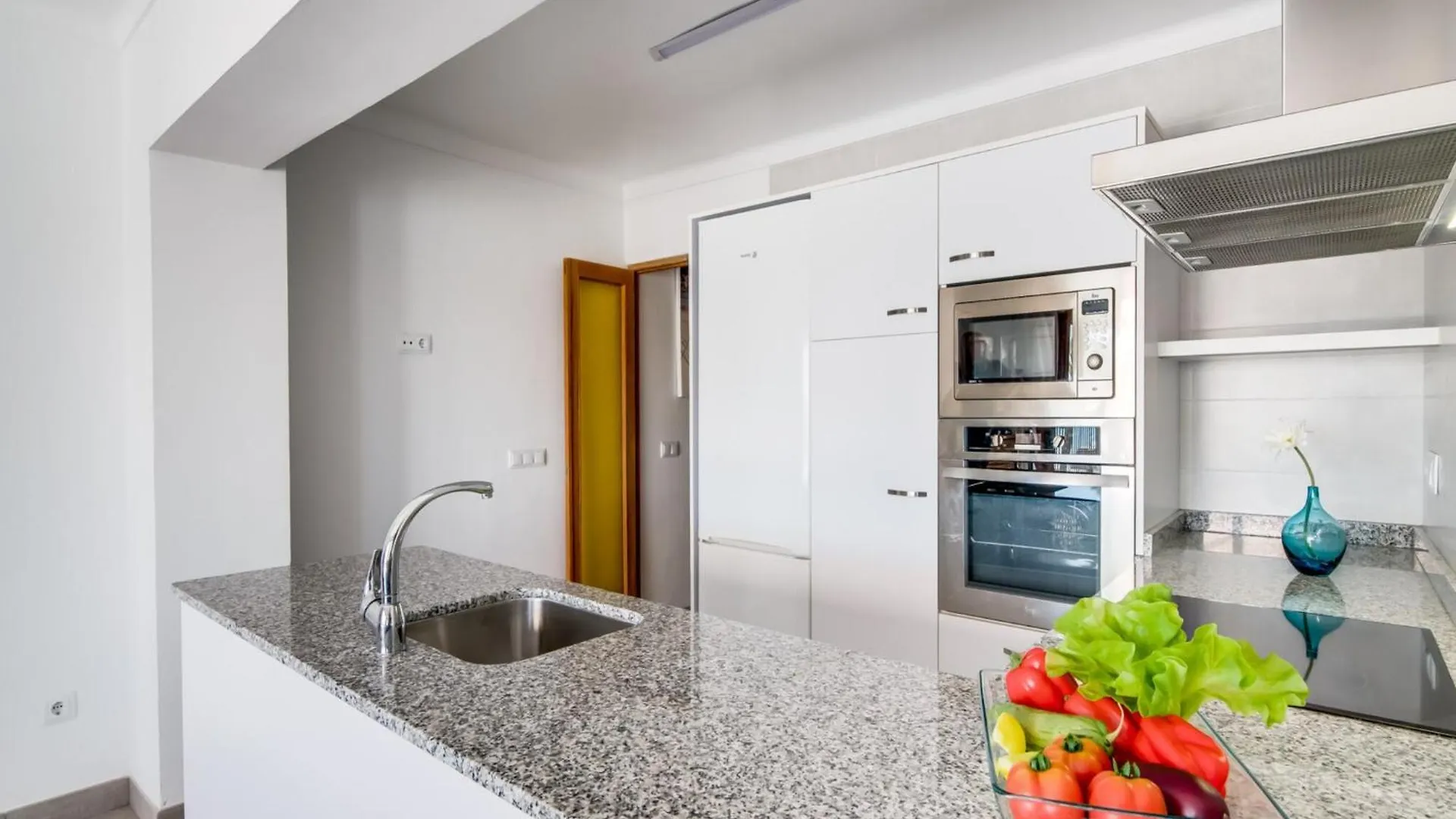 Seafront Apartment With Balcony Port d'Alcúdia 0*,  Espagne