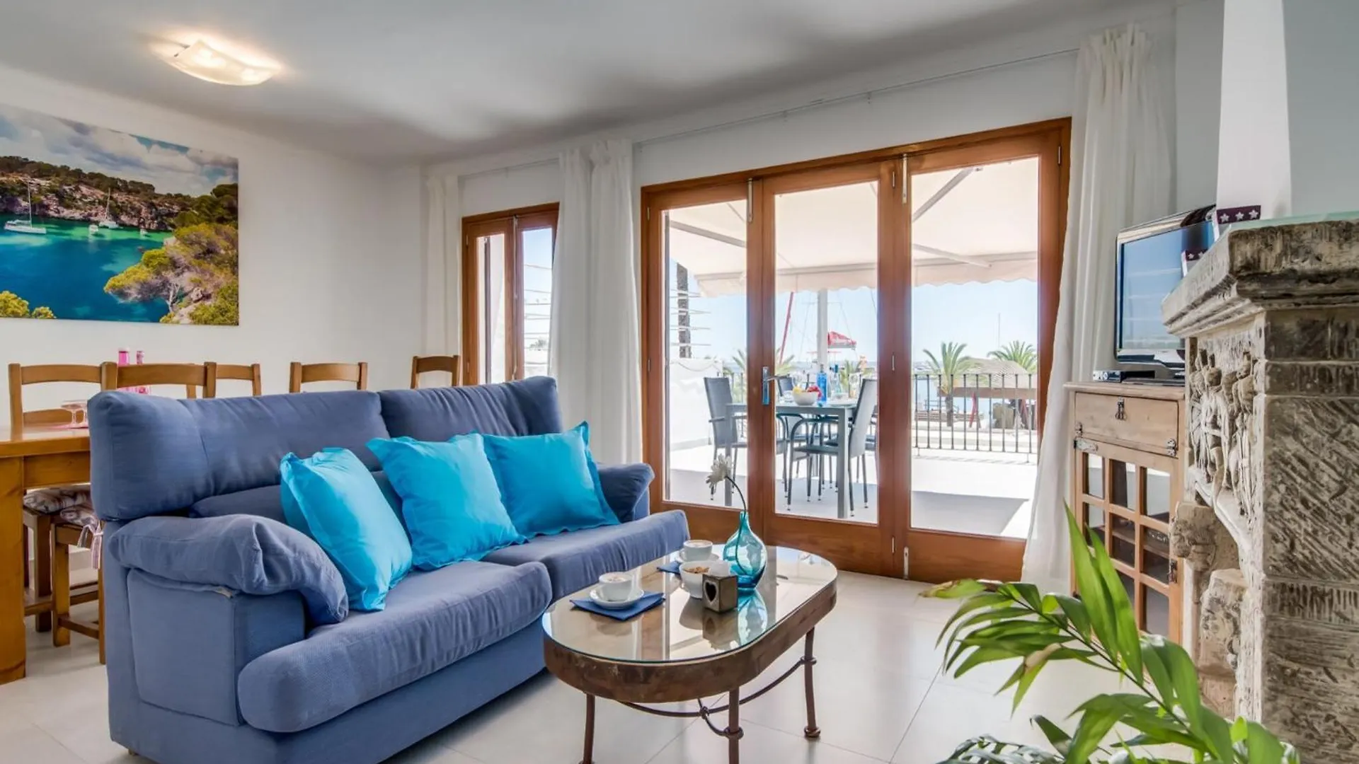 Seafront Apartment With Balcony Порто де Алькудиа
