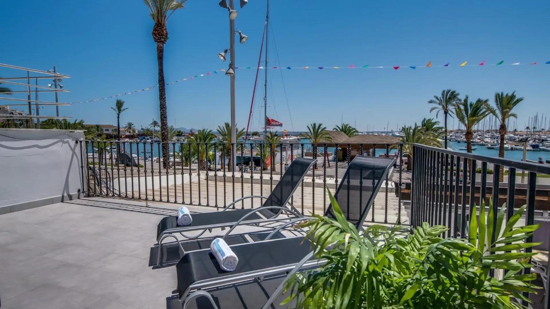 Seafront Apartment With Balcony Порто де Алькудиа 0*,  Испания